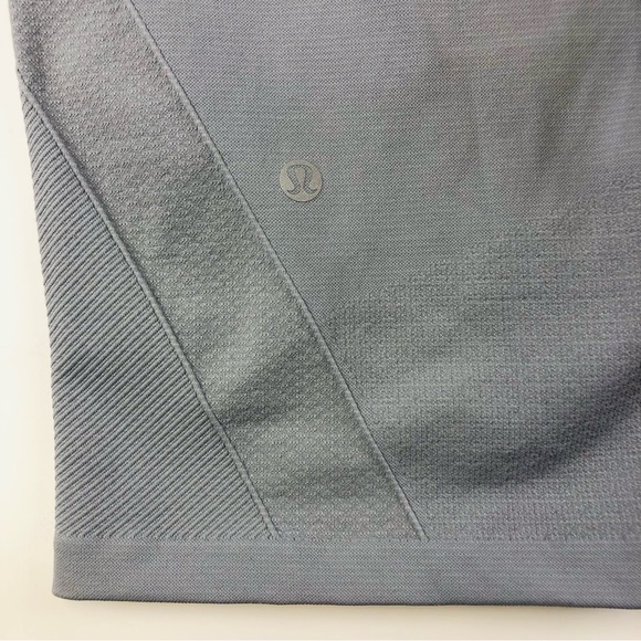 Lululemon grey 8” inseam bike shorts Size 8 - Picture 5 of 8